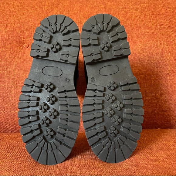 KURT GEIGER LONDON The Sawyer Chelsea Boot in Black Cow Leather - Picture 11 of 12